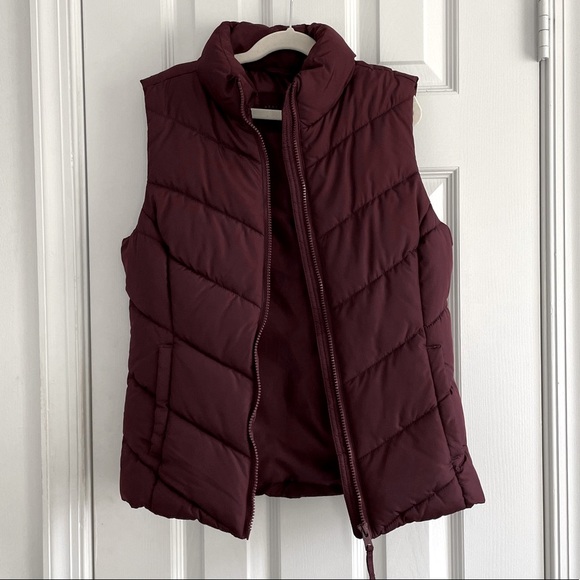 Aeropostale Puffer Vest! Size Small! Great condition, Worn once - Picture 4 of 4